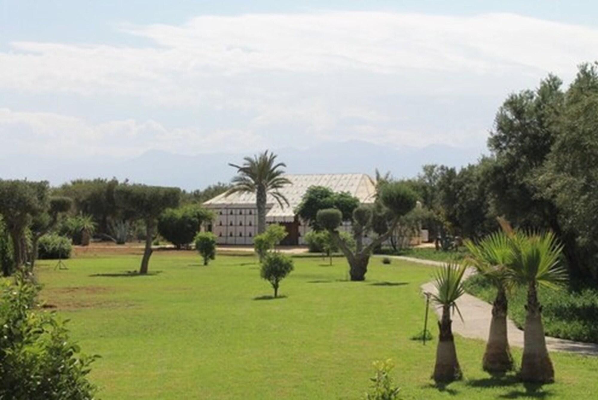 Villa Marco Au Jardin Des Senteurs El Ain Buitenkant foto