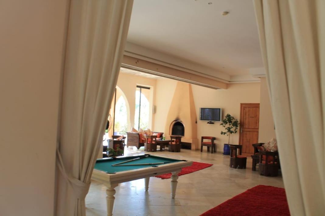Villa Marco Au Jardin Des Senteurs El Ain Buitenkant foto