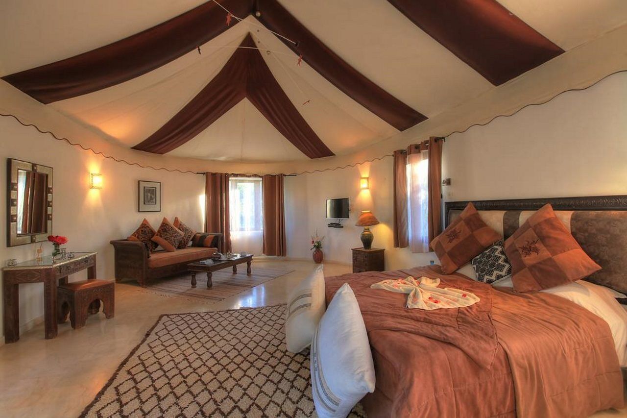 Villa Marco Au Jardin Des Senteurs El Ain Buitenkant foto
